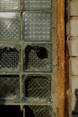 اینجا تعلیق است