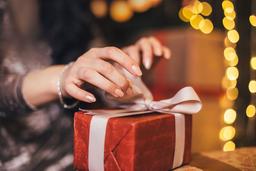 کادو چی بخرم؟ معرفی ایده های جذاب برای هدیه دادن