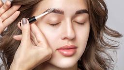 ماندگاری لیفت ابرو