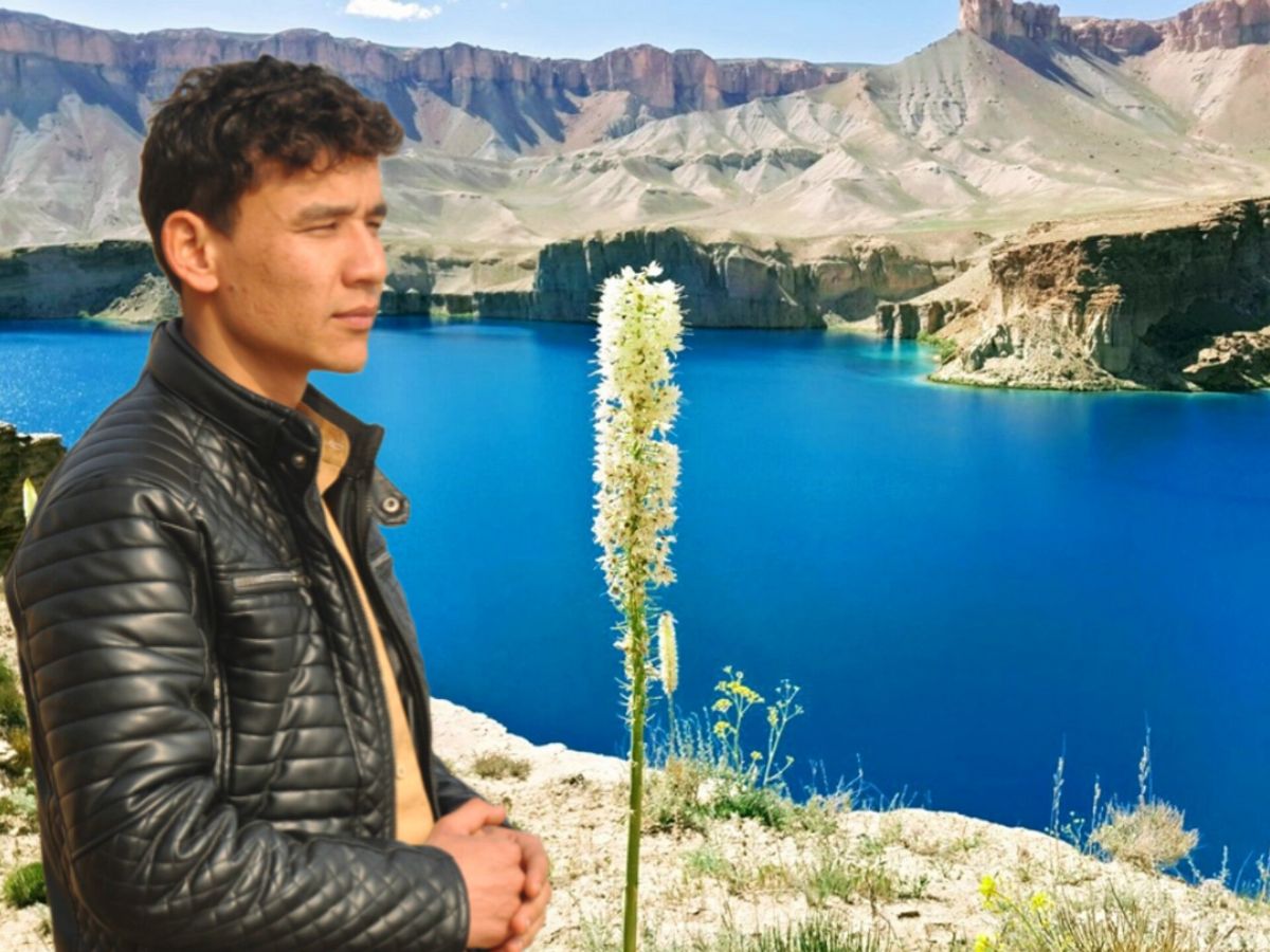 ذکرالله خلیل شاعر و نویسنده جوان اهل افغانستان        