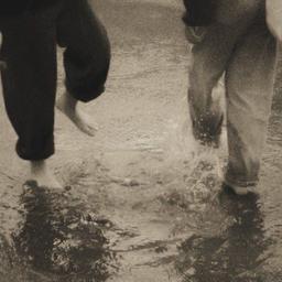 ماه هم ز من خسته است