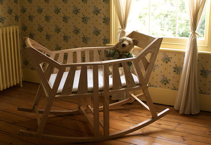 نفرین کاکل زری