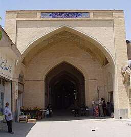 استعاره های شهر زندگی در گذر بازارچه حسین آباد