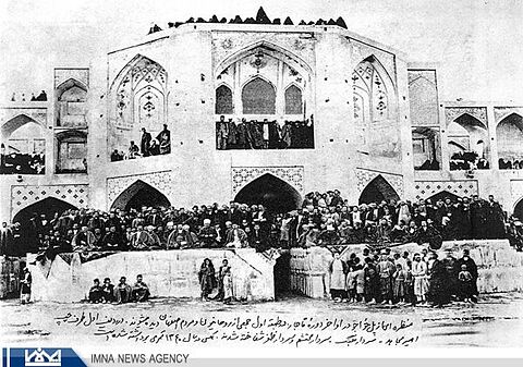 مشروطه خواهان در پل خواجو