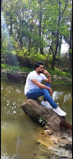 علیرضا بهمنی