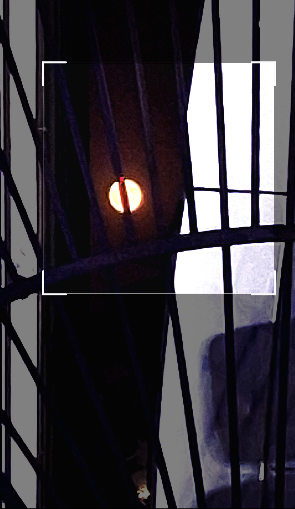 وقتی نور ماه فلز را ذوب میکنه...( طرح و عکس:محمدرضاپریشی)