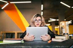الگوی رفتاری کاربران در خواندن صفحات وب با استفاده از روش eye-tracking