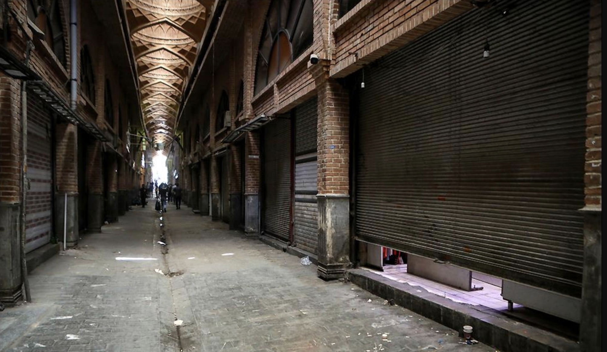 کوچه‌ها باریکن، دکونا بستن