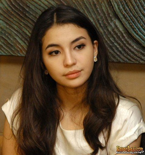 Manohara Odelia Pinot