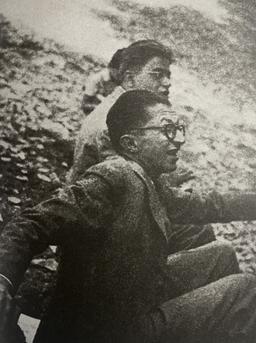 عکس عجیبِ صادق هدایت