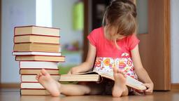 کرم کوچولوی کتابخون