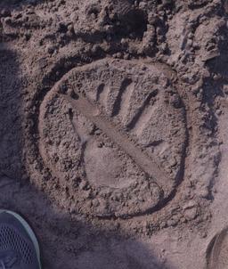 باید پنهونش میکردم؟