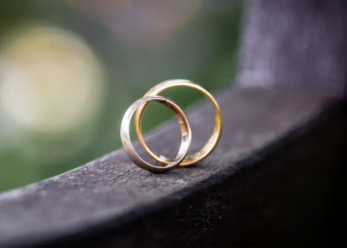 ازدواج مجدد پس از طلاق در دوران عقد، مشروط به اتمام مراحل قانونی طلاق است.