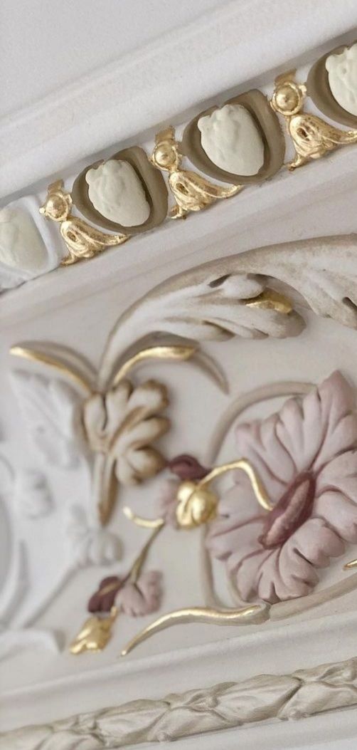 اجرای ورق طلا و پتینه روی گچبری اجرای ورق طلا