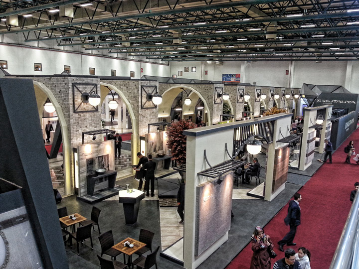 طراحی یک غرفه لوکس بر اساس ترندهای غرفه های نمایشگاهی