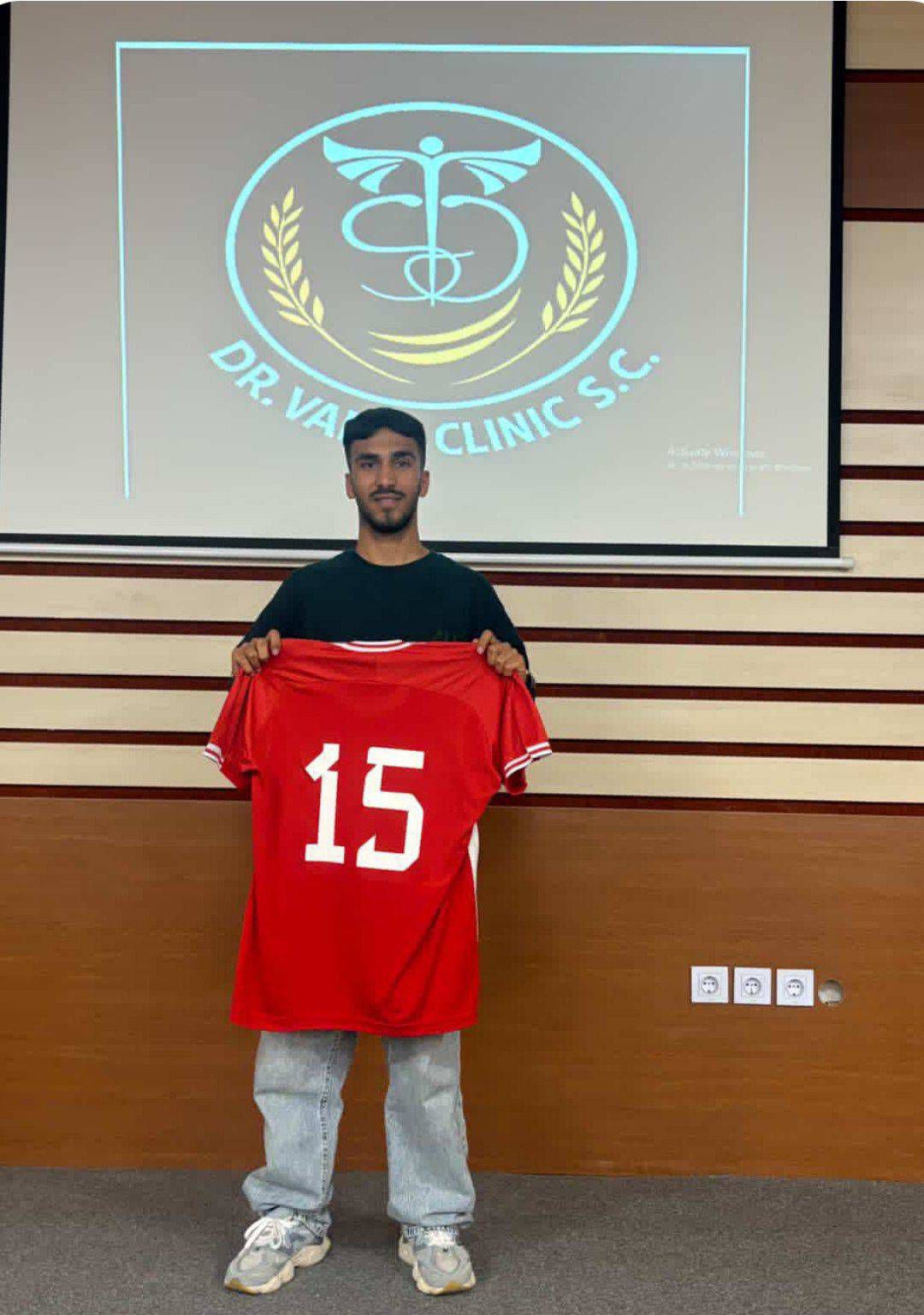 حضور حسین ایثاری فرد در لیگ برتر فوتسال نوجوانان کشور  و تیم کیلینیک دکتر وحید