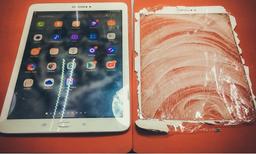 تعویض گلس یا شیشه شکسته موبایل چیست ؟