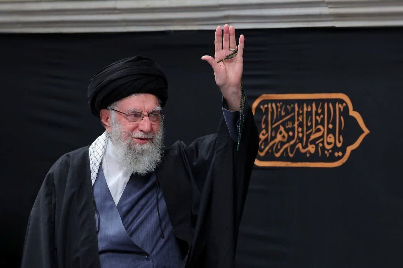 آیت الله خامنه ای رهبر شهید انقلاب اسلامی