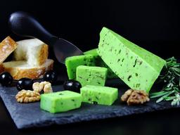 پنیر پستو و لذت طعم ریحان تازه