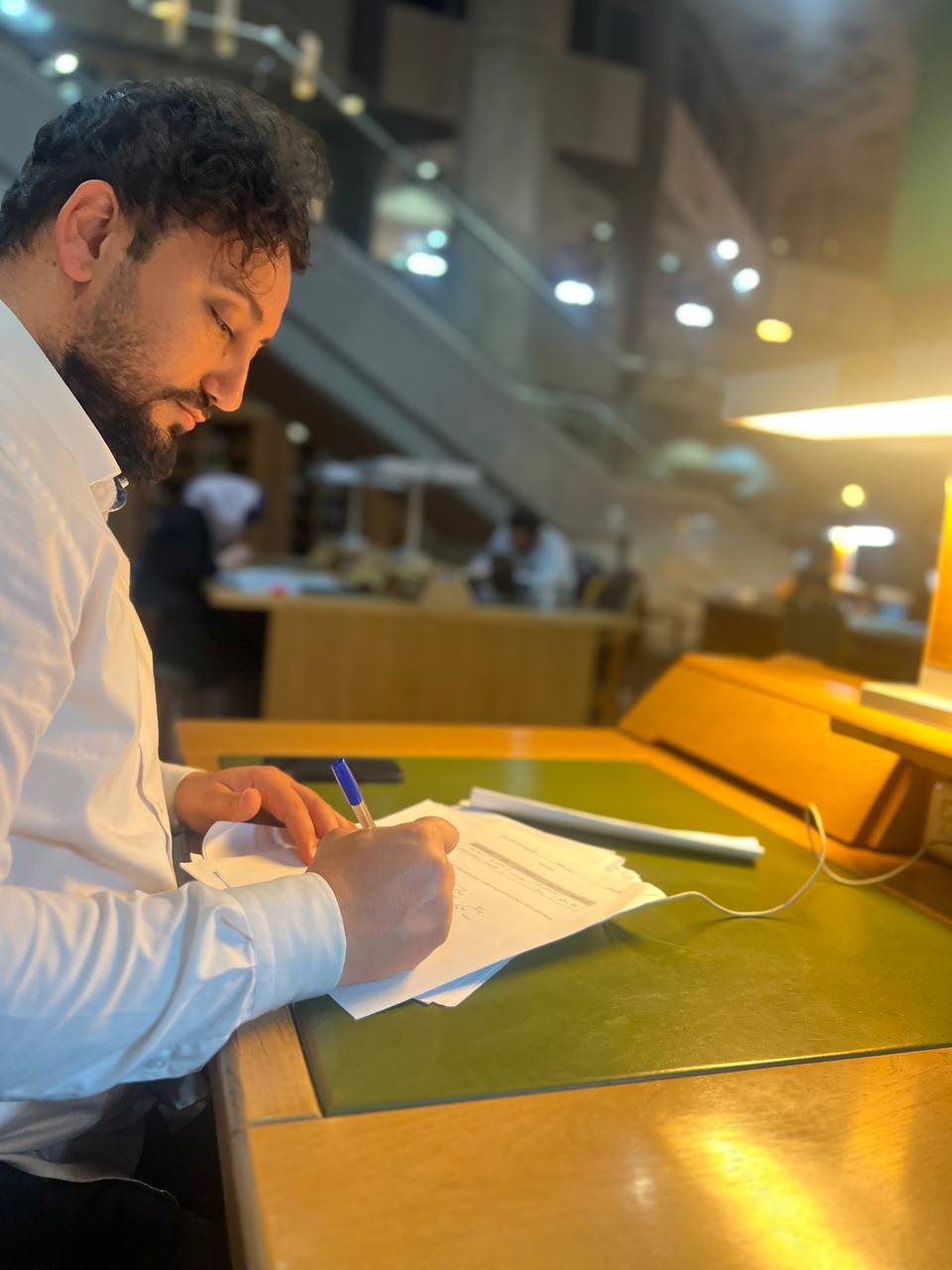 محقق دکتر جواد