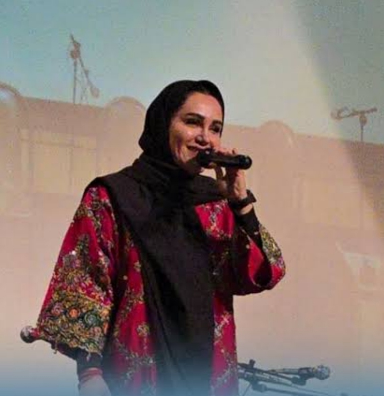 فروغ معصومی مجری