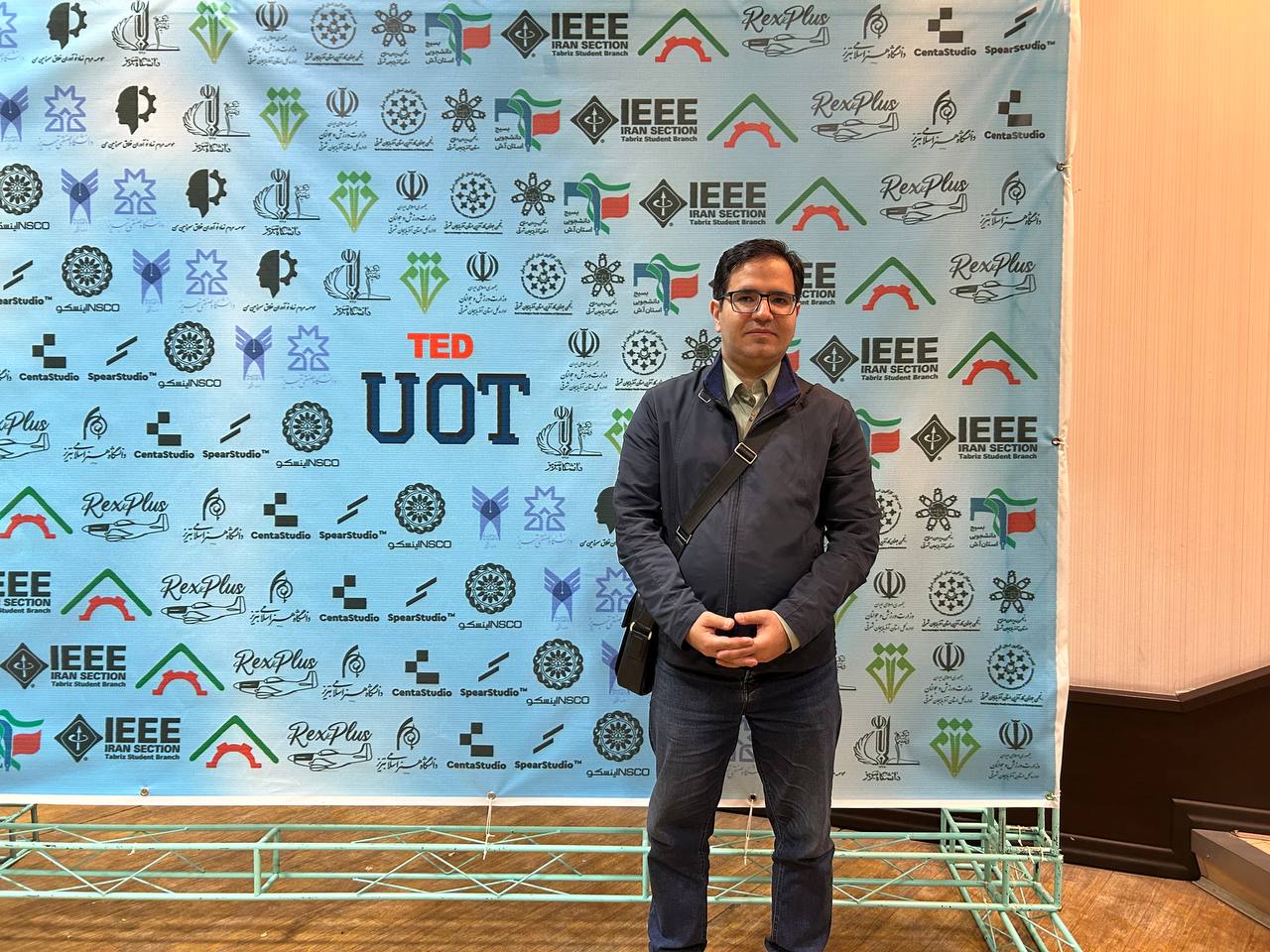 بهترین نویسنده اخبار اقتصادی در ایران.jpg