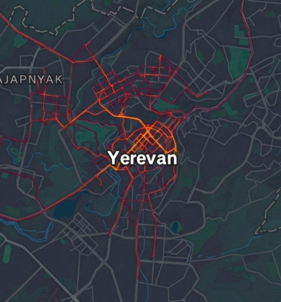 اپ استراوا _ مسیرهای طی شده من با دوچرخه در ایروان، این تصویر بیش از هر چیزی شهر رو شبیه خونه جدیدم کرده بود