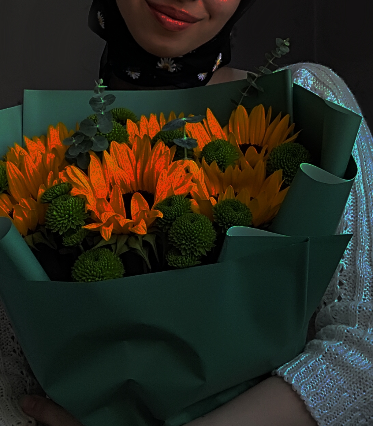 در آغوش گل‌‌های آفتاب‌گردانم: