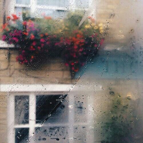 بارانی که برای کودکان آجری می‌بارید