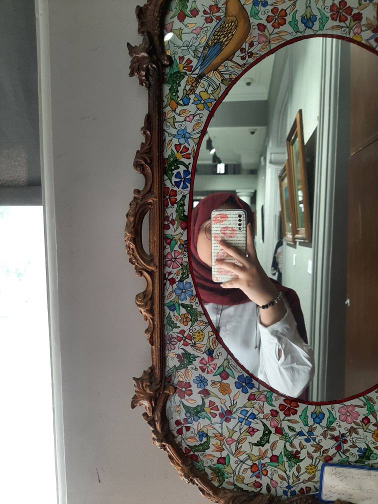 یه روزی از روزای خدا، موزه ی نقاشی پشت شیشه