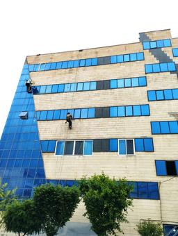 شستشوی سنگ نما در امل و بابل و شمال با طناب و راپل بدون داربست امل بابل