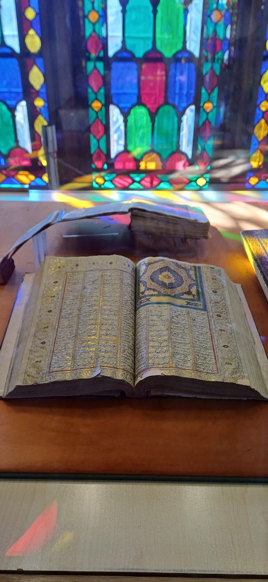 نگارش مثنوی اون دوران واقعا خط و نگاره! 