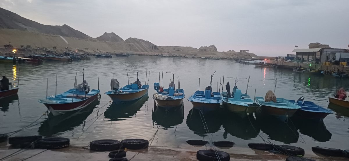 بندر بنود، ناخداها سحرگاه، بسم الله میگن و میزنن به دل آب..