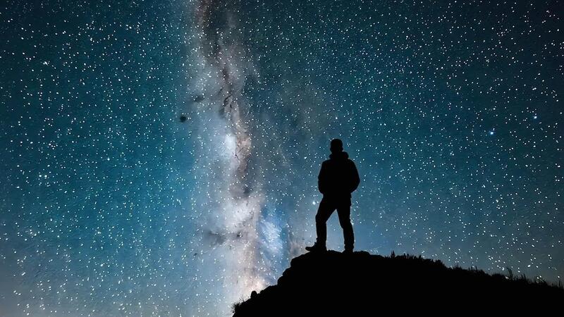 هر آبان درست مثل شروع یه داستانه:)