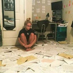 ماهی کوچک قرمز تنگ