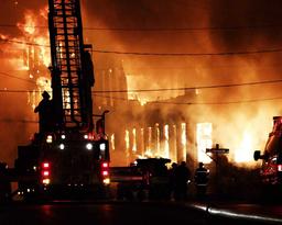 اهمیت شارژ بودن کپسول‌های آتش‌نشانی در خانه