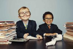 پنج درس مالی که والدین باید به کودکانشان آموزش ‌دهند