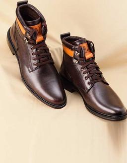 سبک خود را ارتقا دهید: مزایای شگفت انگیز پوشیدن کفش های چرمی