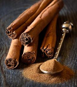 فواید و خواص دارچین ، با مصرف دارچین خطر ابتلا به بیماری قلبی را کاهش دهید