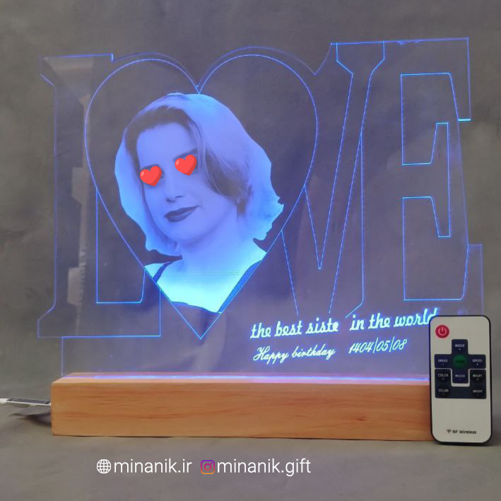 عکس زیبای مشتری بر روی صفحه چراغ خواب حک شده است