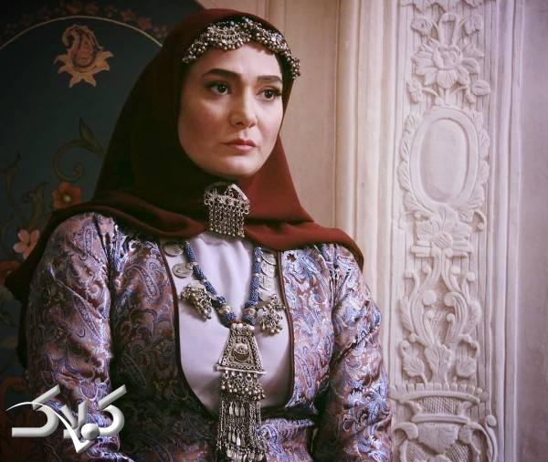 لباس جلوباز و سینه نمایان؟چیزی که در لباس های قجری محال است ببینید