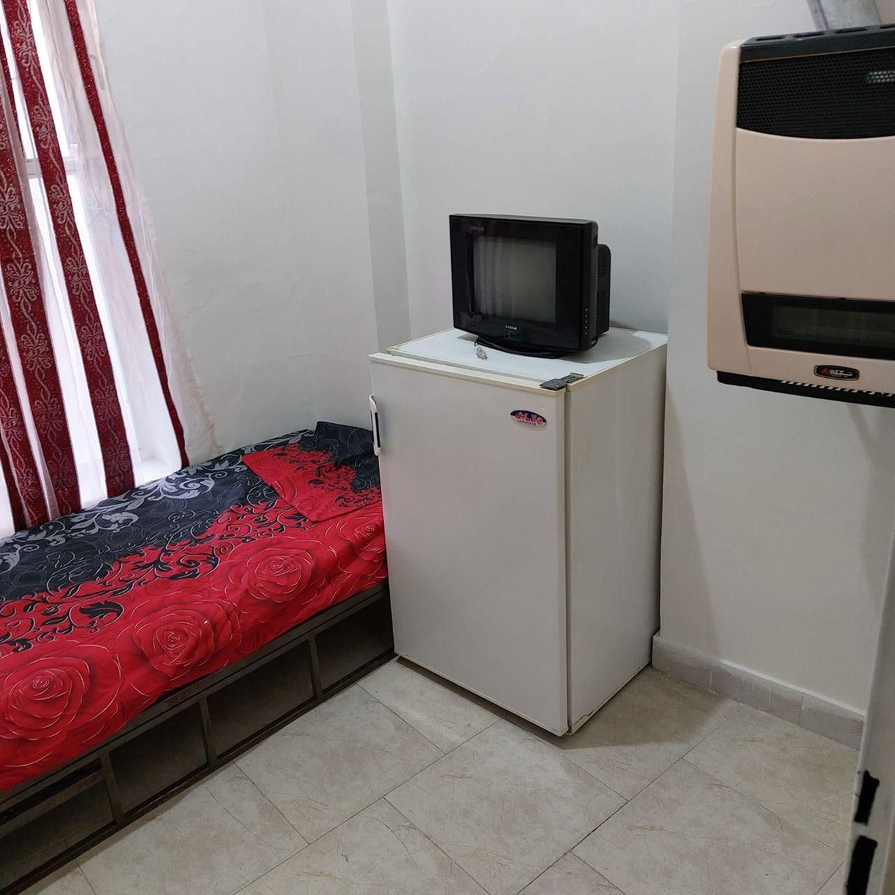 تصویری از اقامتگاه پدر واقع در میدان امام حسین تهران