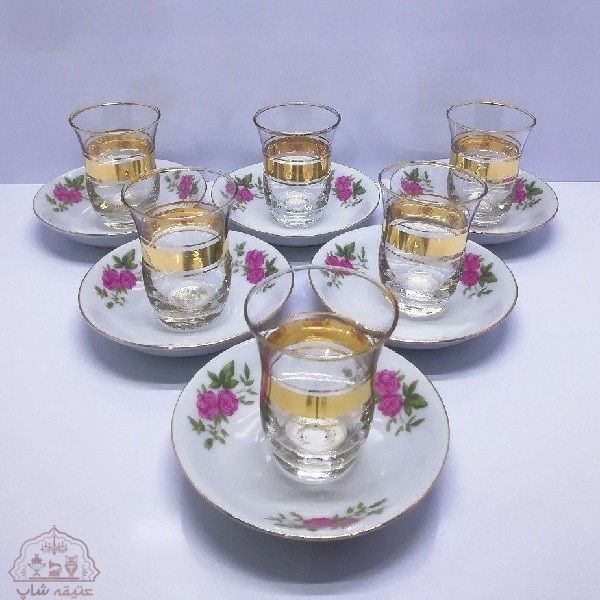 نعلبکی های گل سرخی