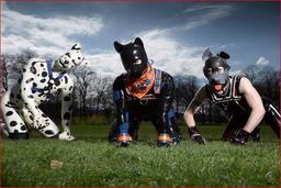 انسان سگ نما