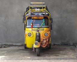 آزادی! رَستَ طَرَف