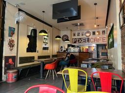 کافه پیکسل | خیابان انقلاب تهران