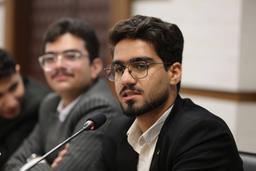 یاسین فیضی در نامه‌ای سرگشاده به وزیر آموزش‌وپرورش خواستار تعویق امتحانات نهایی به پس از اربعین شد