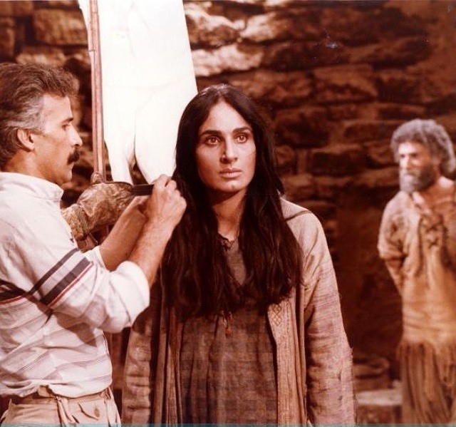 مهدی هاشمی، سوسن تسلیمی و جلال معیریان (طراح گریم) در پشت صحنه مرگ یزدگرد