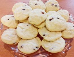 چای و شیرینی کشمشی