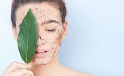 همه آنچه باید درباره اسکراب پوست صورت بدانید!